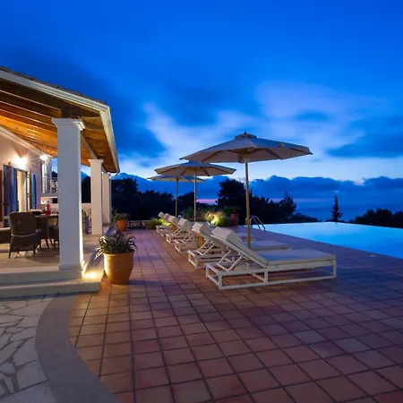 Avra Villa Tsoukaládhes