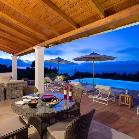 Avra Villa Tsoukaládhes