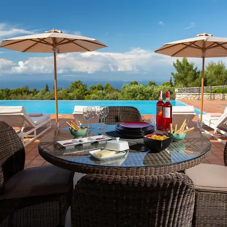 Avra Villa Tsoukaládhes