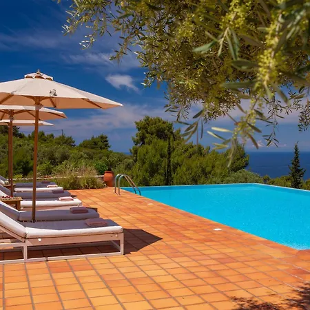 Villa Avra