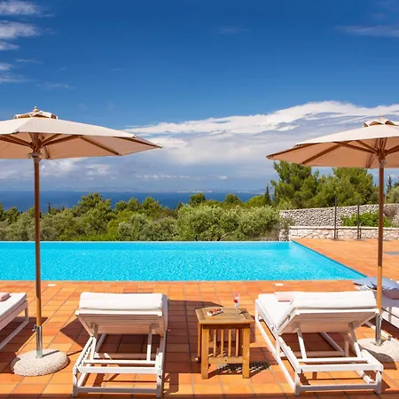 Villa Avra Tsoukaládhes